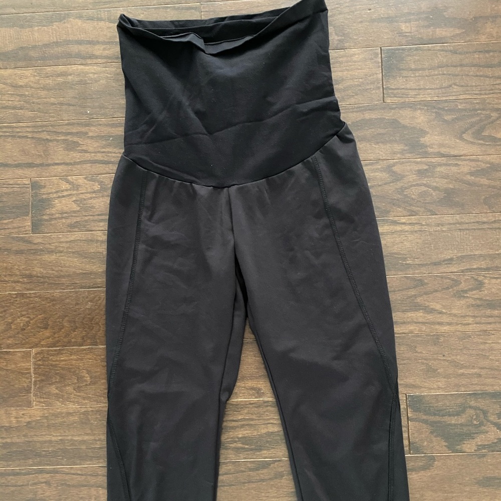Motherhood Maternity black spandex exercise capris size XS